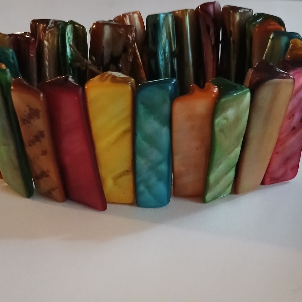 Multicolor Shell Stretch Bracelet